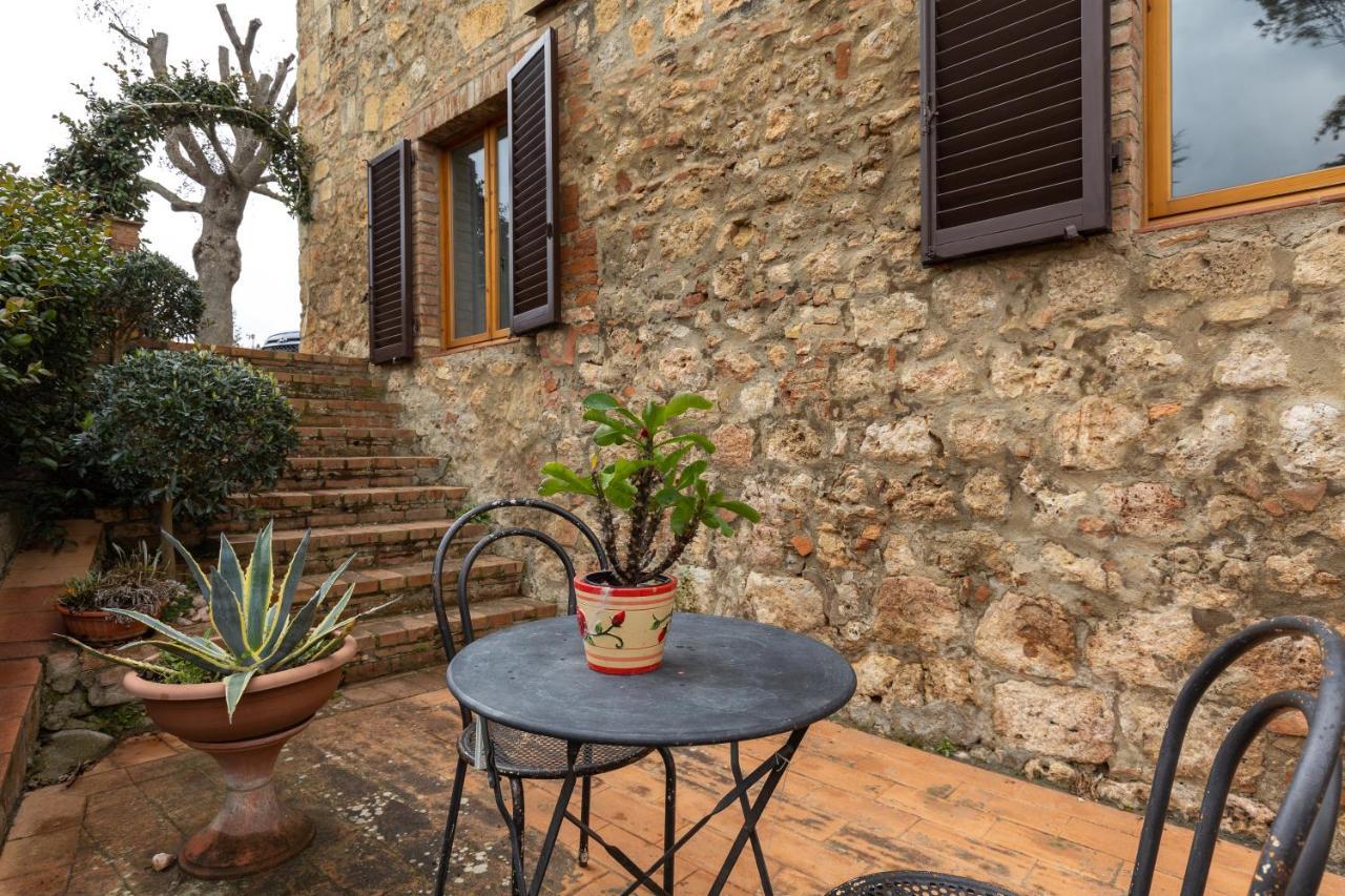 Enchanting Flat With Patio In Abbadia A Isola Monteriggioni Extérieur photo