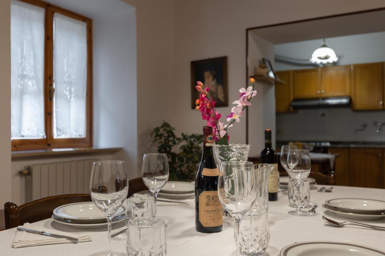 Enchanting Flat With Patio In Abbadia A Isola Monteriggioni Extérieur photo