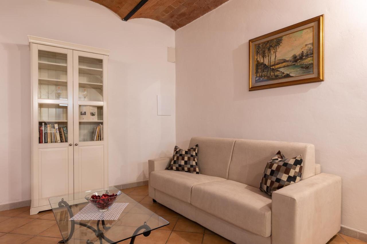 Enchanting Flat With Patio In Abbadia A Isola Monteriggioni Extérieur photo