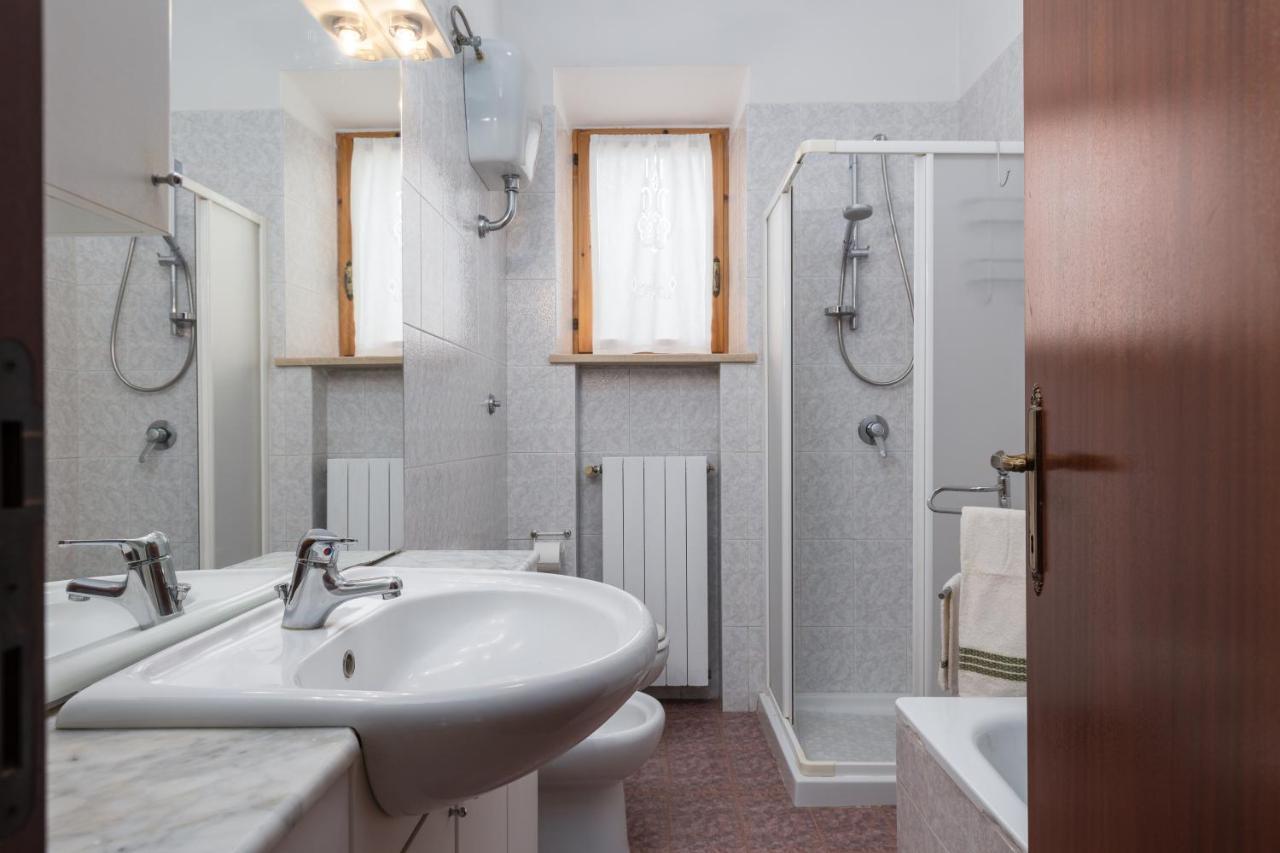 Enchanting Flat With Patio In Abbadia A Isola Monteriggioni Extérieur photo