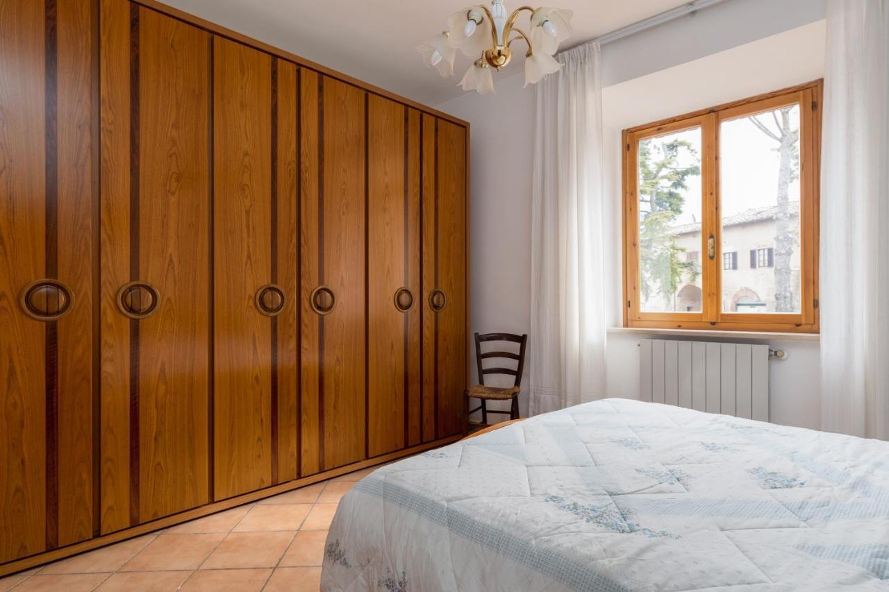 Enchanting Flat With Patio In Abbadia A Isola Monteriggioni Extérieur photo